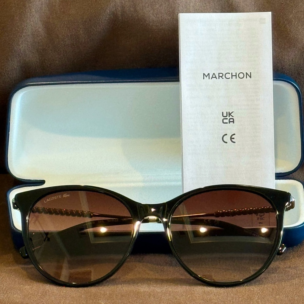 Lacoste Women's Brown Tortoise Frame Sunglasses with case NWOT